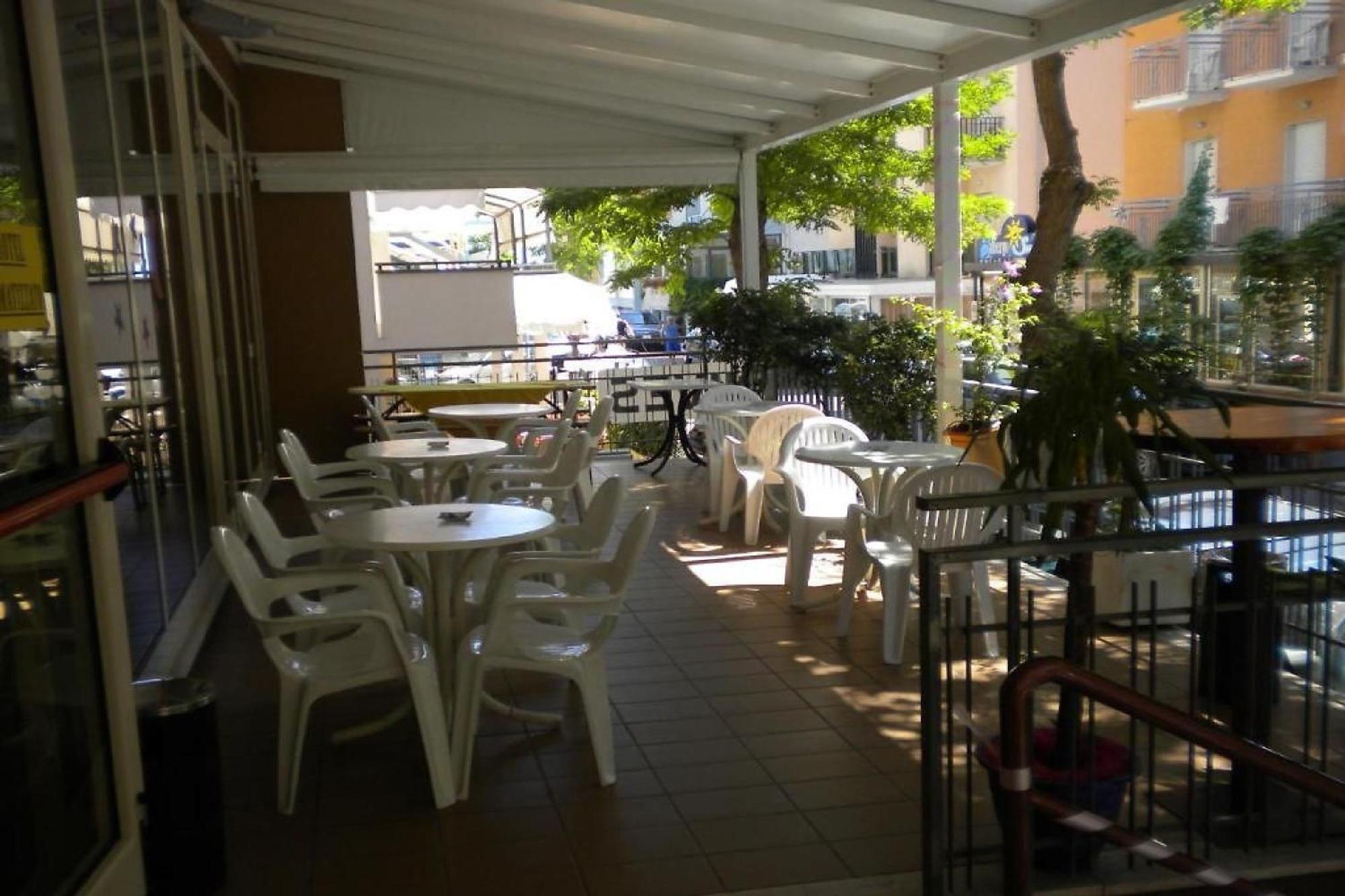 Hotel Nives Rimini Exteriör bild