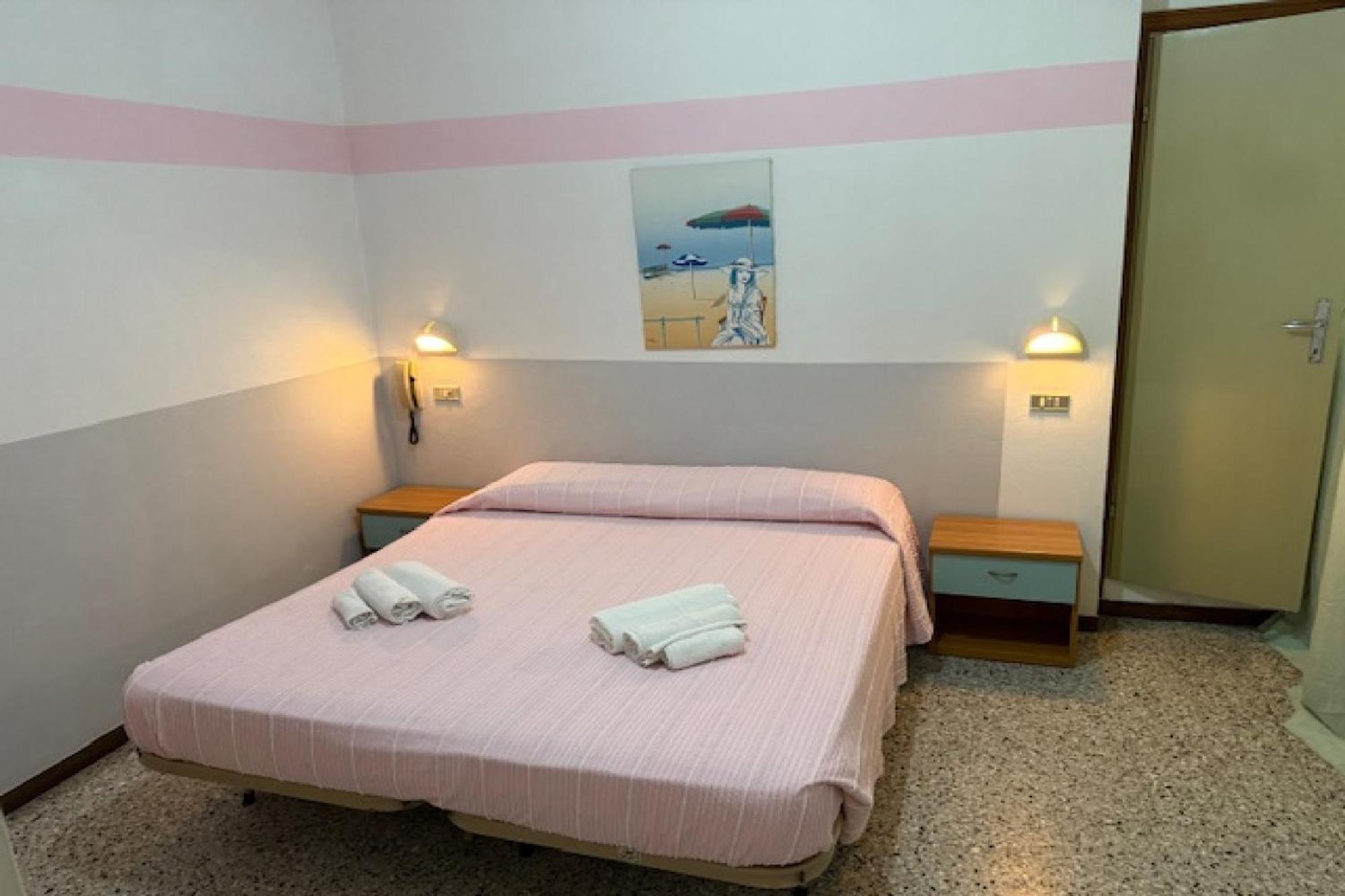 Hotel Nives Rimini Exteriör bild