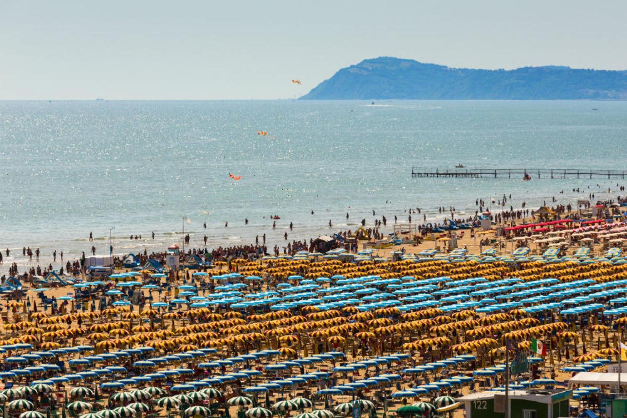 Hotel Nives Rimini Exteriör bild