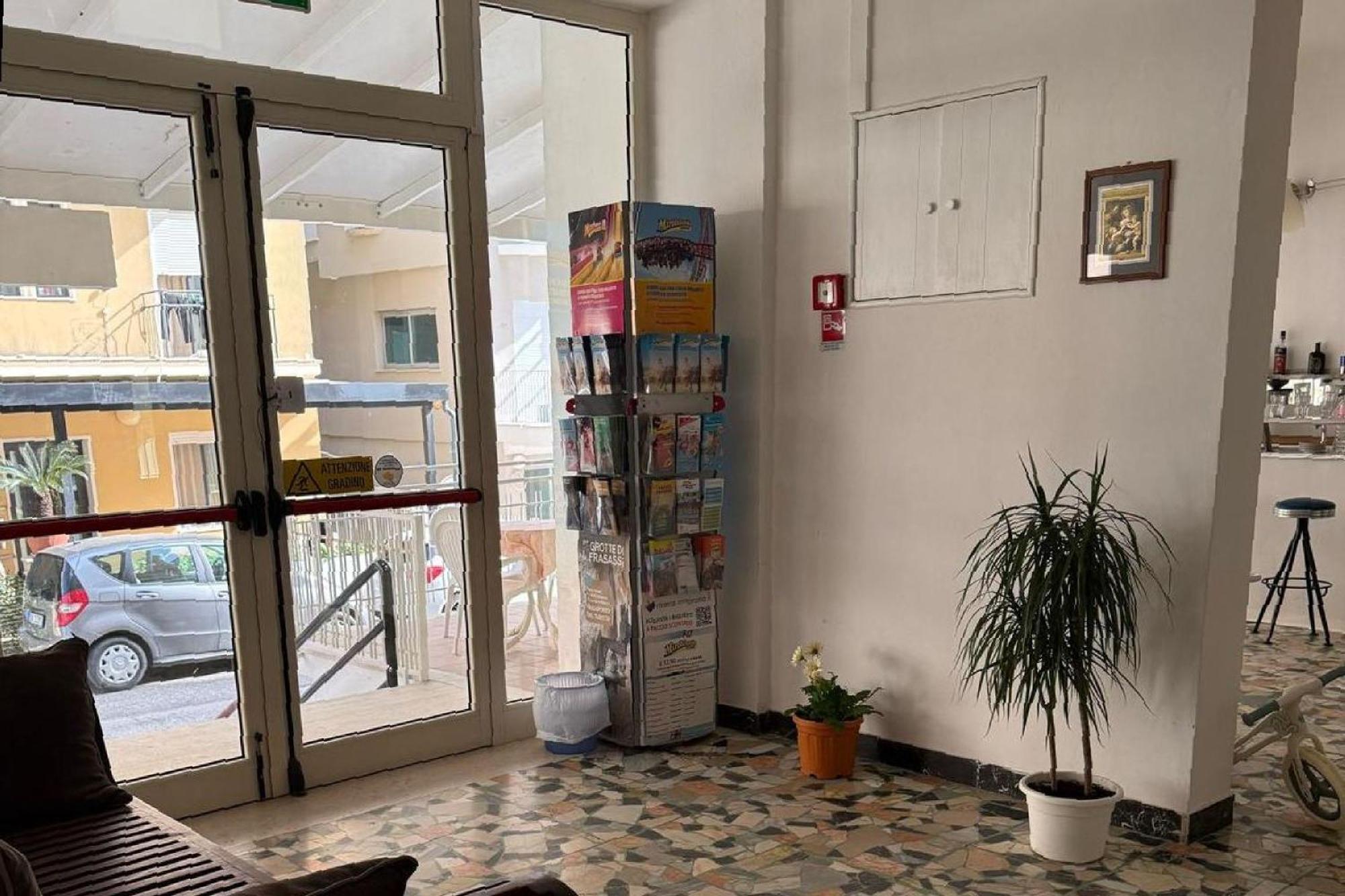 Hotel Nives Rimini Exteriör bild
